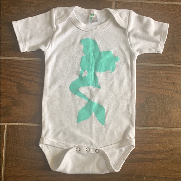 Laughing Giraffe Mermaid Onesie | Size 6-12mo. - Picture 1 of 4